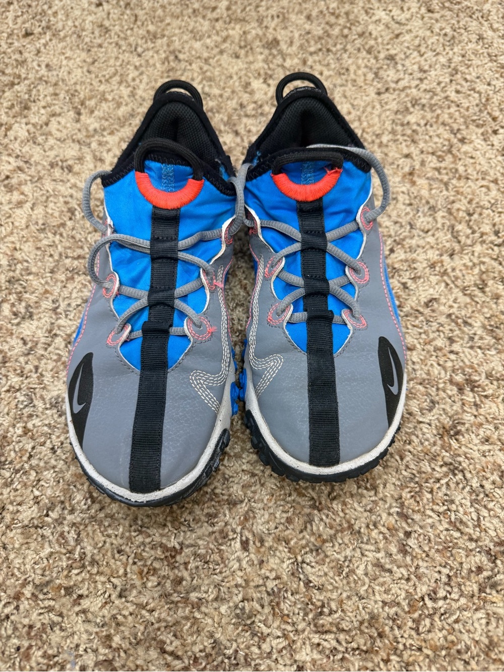 Nike Big Kid 5Y turf shoe